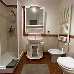 Cozy Flat Piazza Vescovio 로마